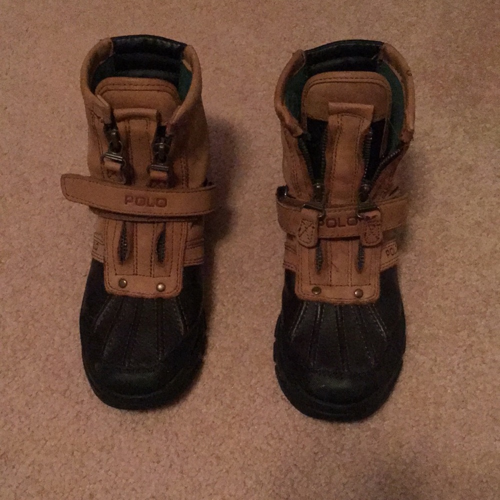 Snow boots